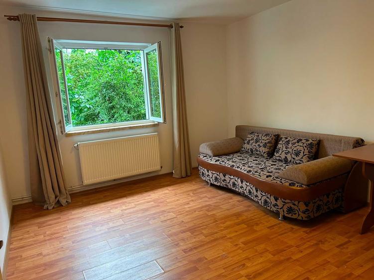Apartament cu 2 camere decomandat în Mărăței