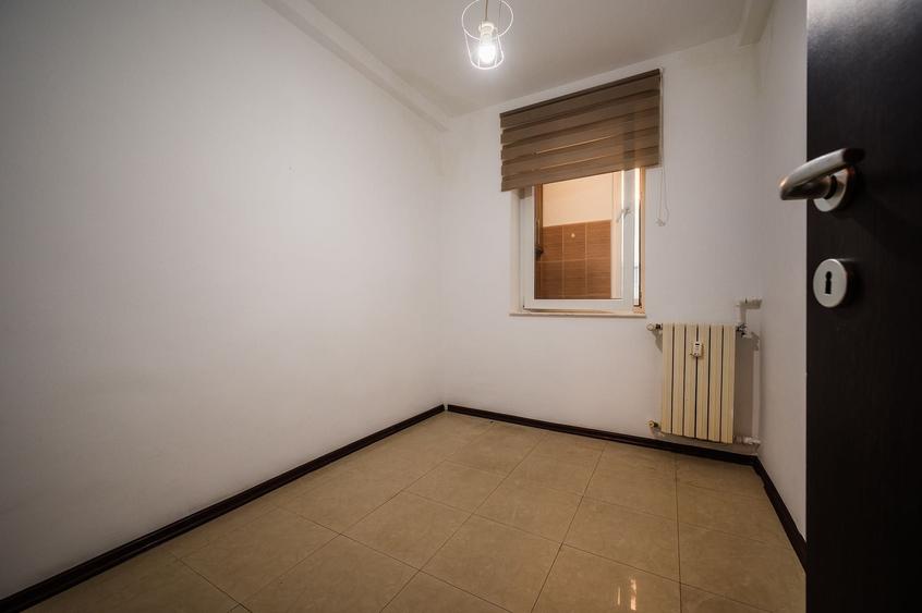Apartament cu 3 camere semidecomandat în Năvodari Tabără