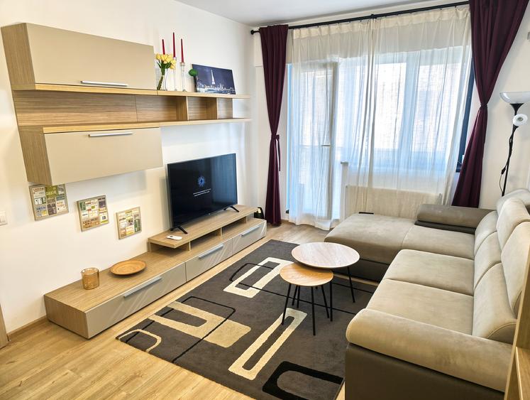 Apartament cu 2 camere decomandat în Titan