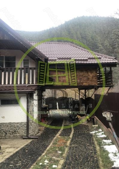 Casă individuală cu 6 camere cu Canalizare în Rășinari