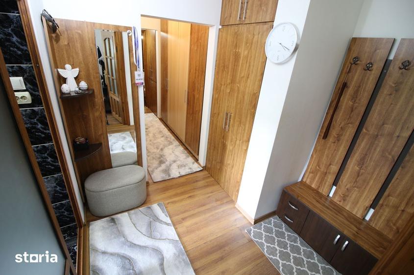 Apartament cu 3 camere decomandat în Siderurgiștilor