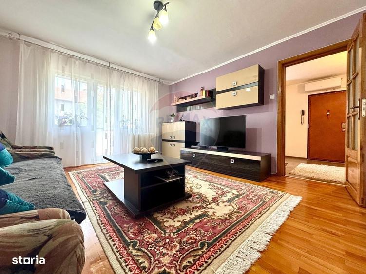 Apartament cu 3 camere decomandat în Rogerius