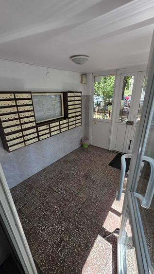 Apartament cu 2 camere decomandat în Titan