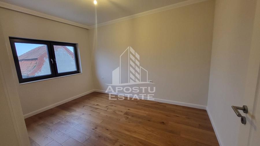 Duplex cu 4 camere cu Canalizare în Mehala