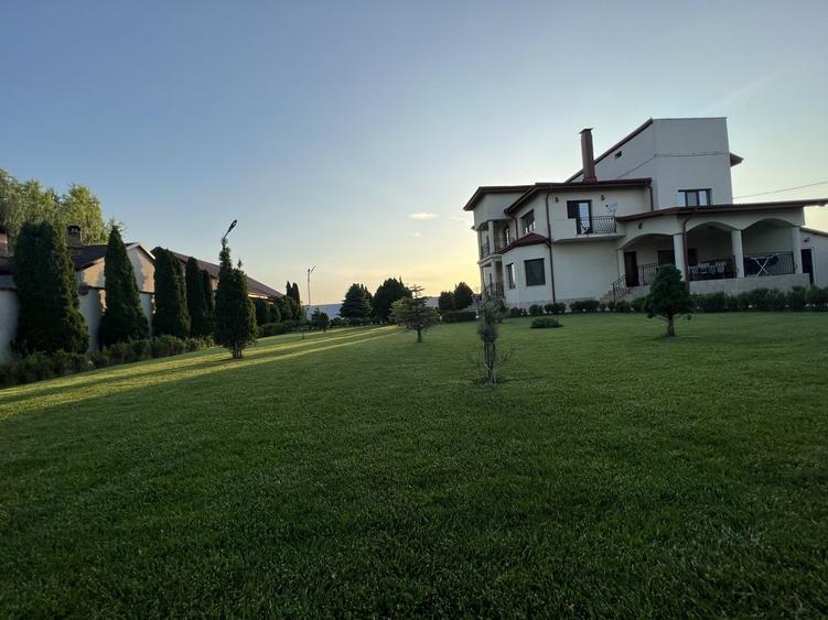 Casă cu 4 camere în Vânători