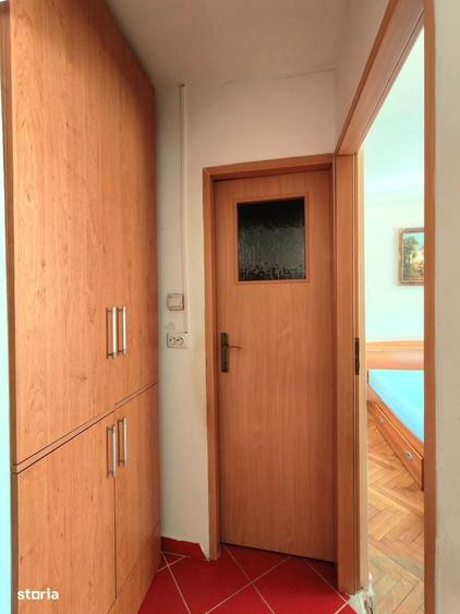 Apartament cu 2 camere semidecomandat în Complex Studențesc