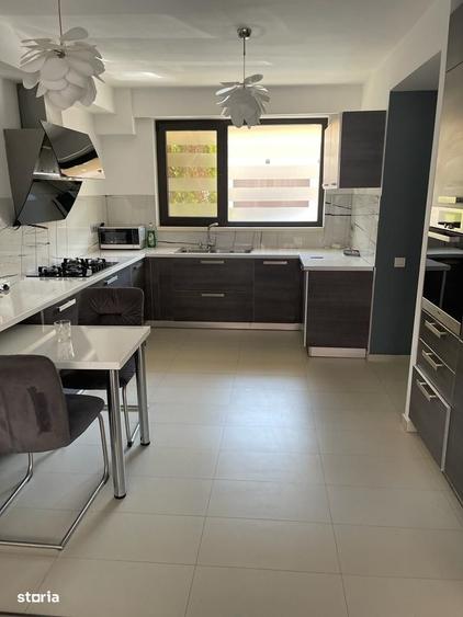 Casă cu 4 camere cu Teren 200 Mp în Central