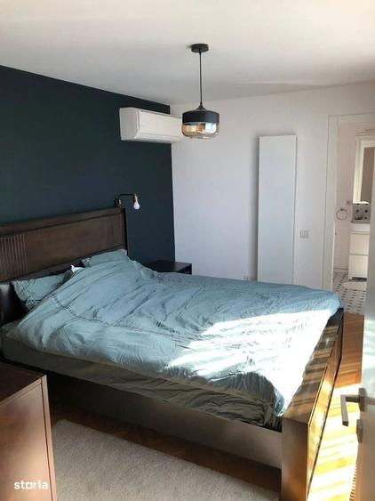 Apartament cu 4 camere, mobilat în Victoriei