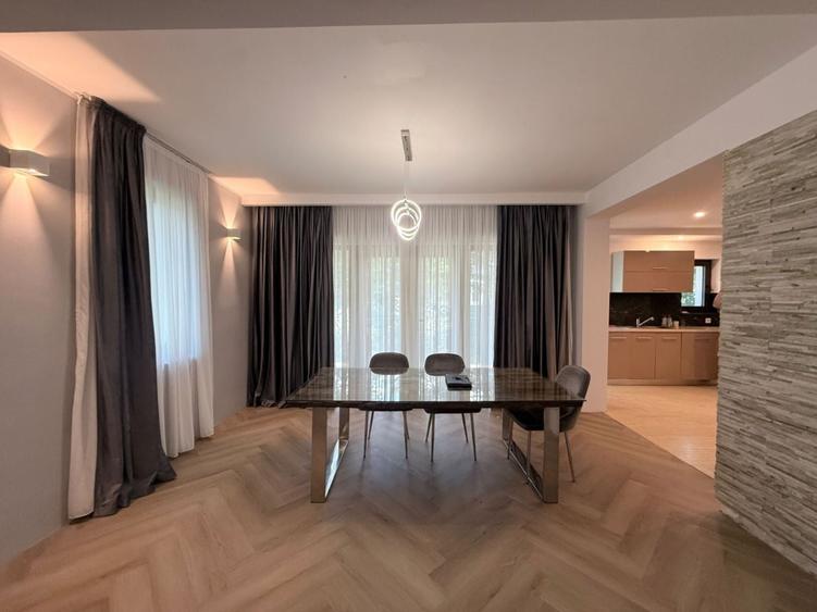 Duplex cu 6 camere cu Canalizare în Iancu Nicolae