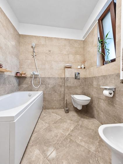 Apartament cu 3 camere în Băneasa