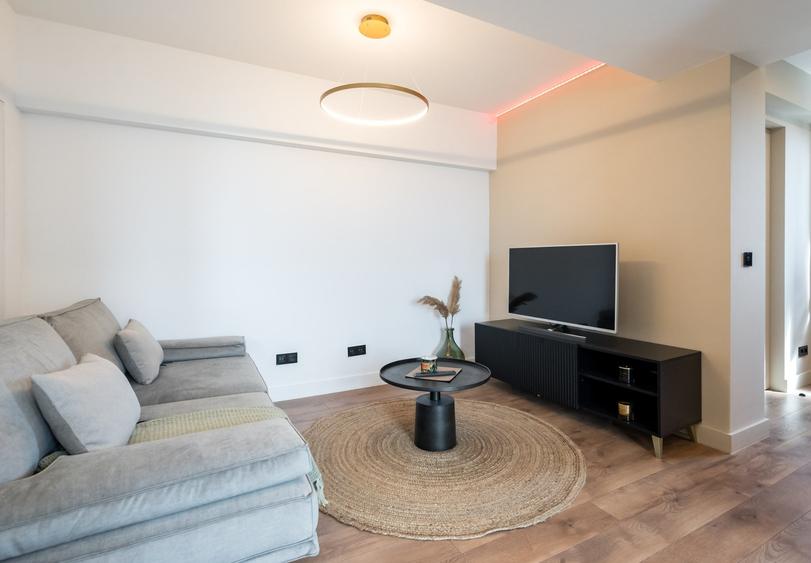 Apartament cu 2 camere semidecomandat în P-ța Romană