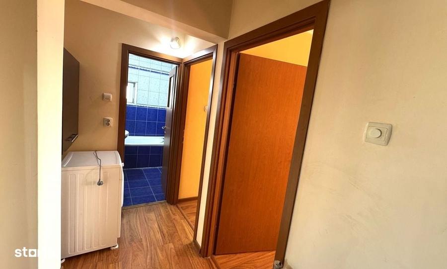 Apartament cu 3 camere decomandat în Bughea de Sus