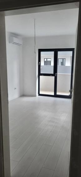 Apartament cu 4 camere decomandat în Theodor Pallady