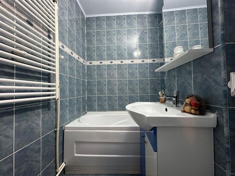 Apartament 3 camere, etaj intermediar - 13