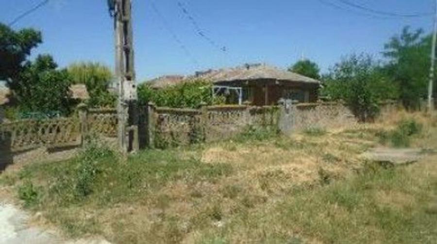 Casă cu 4 camere cu Teren 1443 Mp în Braniștea