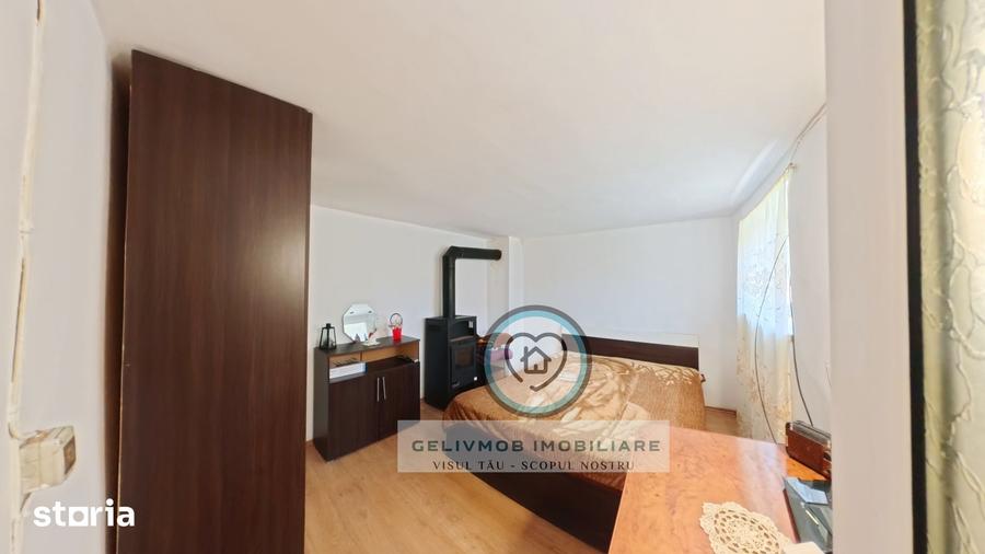 Casă cu 5 camere cu Teren 1158 Mp în Ariceștii Rahtivani