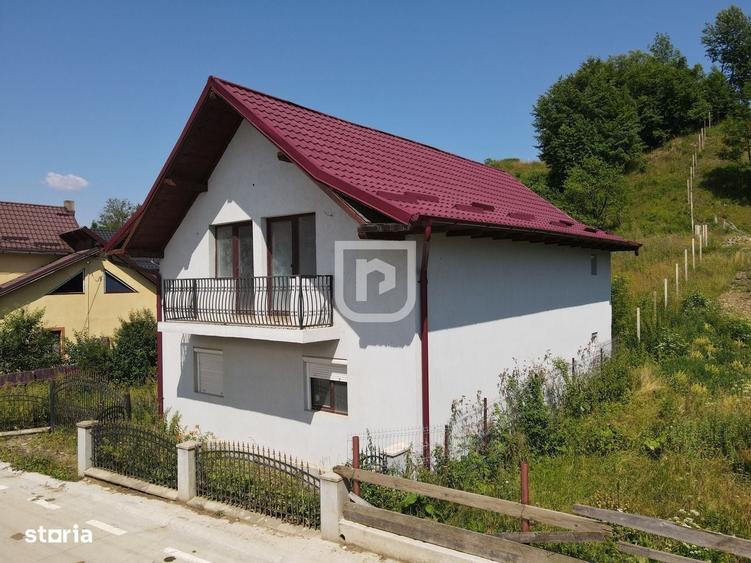 Casă cu 4 camere în Doroteia