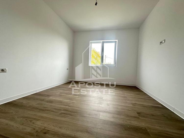 Duplex cu 4 camere cu Canalizare în Utvin