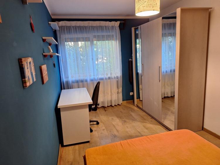 Apartament cu 2 camere semidecomandat, mobilat în Piața Centrală
