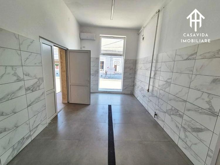 Spațiu comercial, de 67 mp, în Central