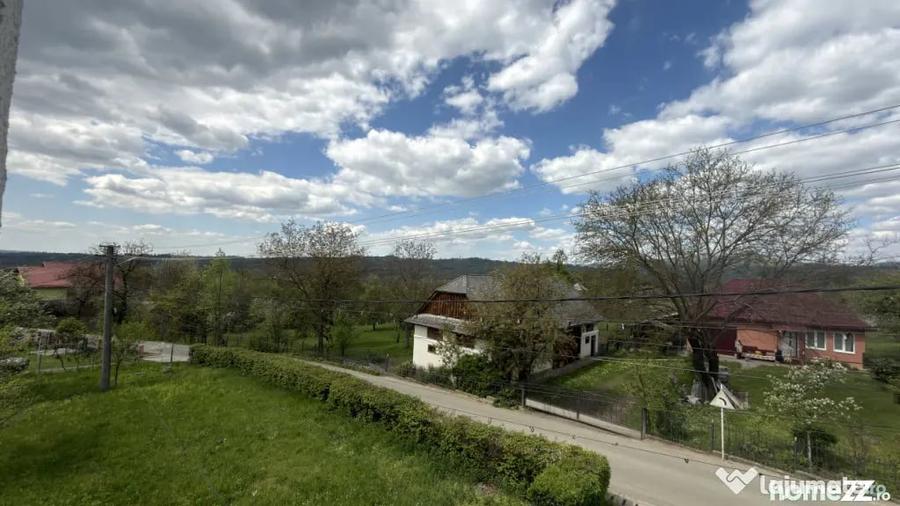 Casă cu 3 camere cu Teren 2200 Mp în Central