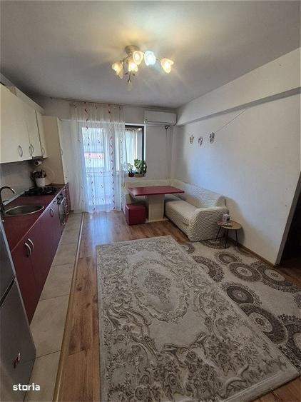 Apartament cu 3 camere decomandat în Tăuți