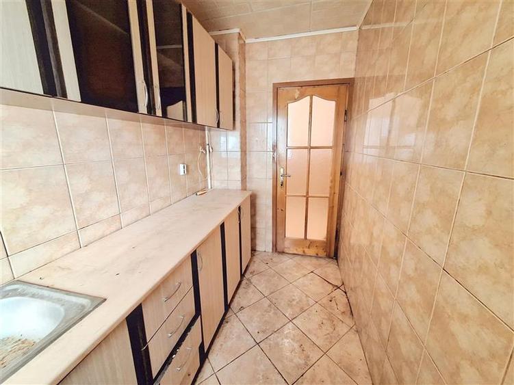 Apartament 2 semidecomandate, etaj 3 din 4, zona Miron Costin - 14