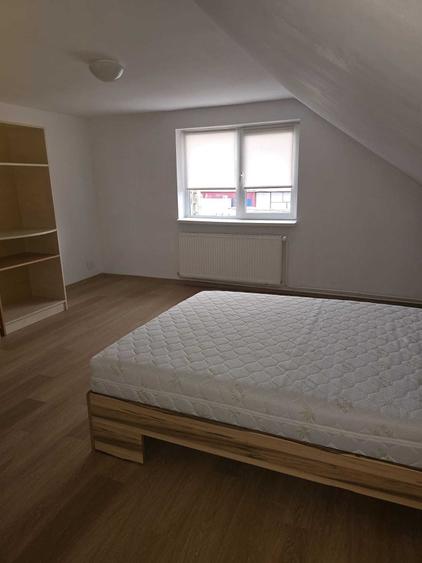 Casă cu 4 camere decomandat cu Teren 500 Mp în Lazaret