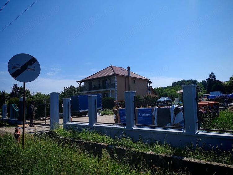 Teren de 4550 mp, în Sud