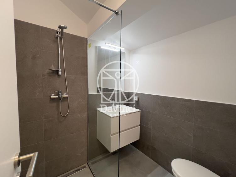 Apartament cu 3 camere semidecomandat, mobilat în Exterior Vest