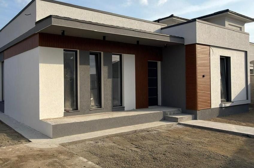 Casă cu 4 camere în Exterior Vest