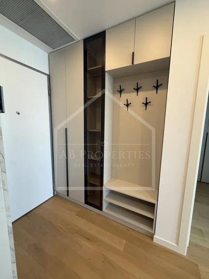 Apartament cu 2 camere semidecomandat, mobilat în Barbu Văcărescu
