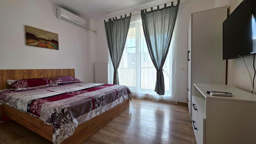 Apartament cu 3 camere decomandat, mobilat în Tomis Plus