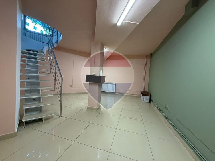 Spațiu comercial, de 74 mp, în Central