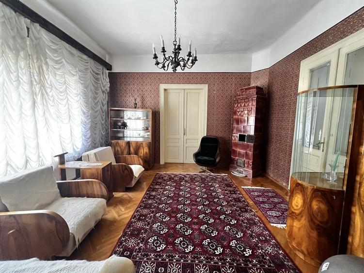 Casă cu 3 camere în Central
