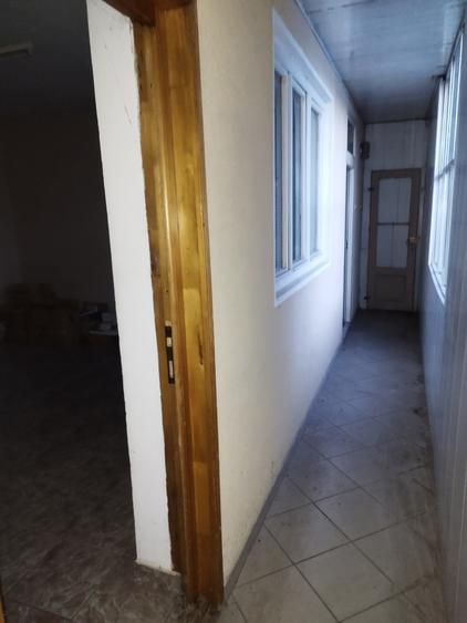 Casă individuală cu 10 camere cu Teren 300 Mp în 7 Noiembrie