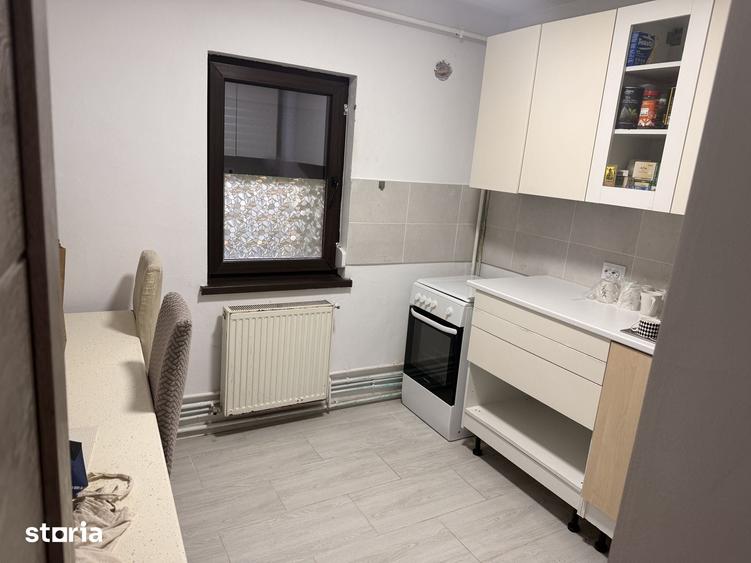 Apartament cu 5 camere în Micro 3