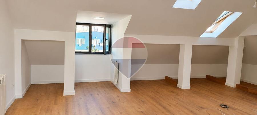 Casă individuală cu 5 camere cu Teren 250 Mp în Barbu Văcărescu