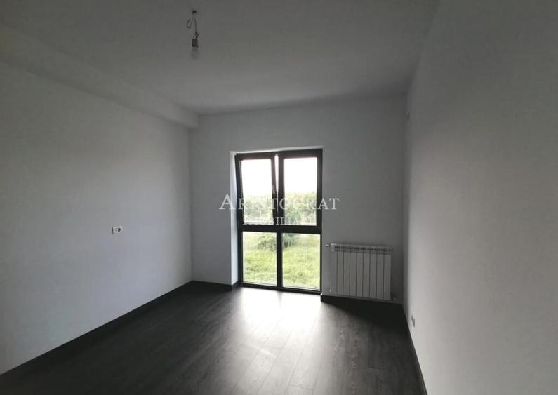 Casă cu 3 camere cu Teren 250 Mp în Ostratu