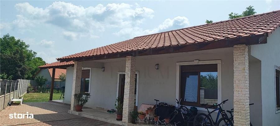 Casă cu 3 camere cu Teren 600 Mp în Urseni