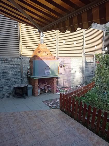 Casă cu 5 camere cu Teren 240 Mp în Tei