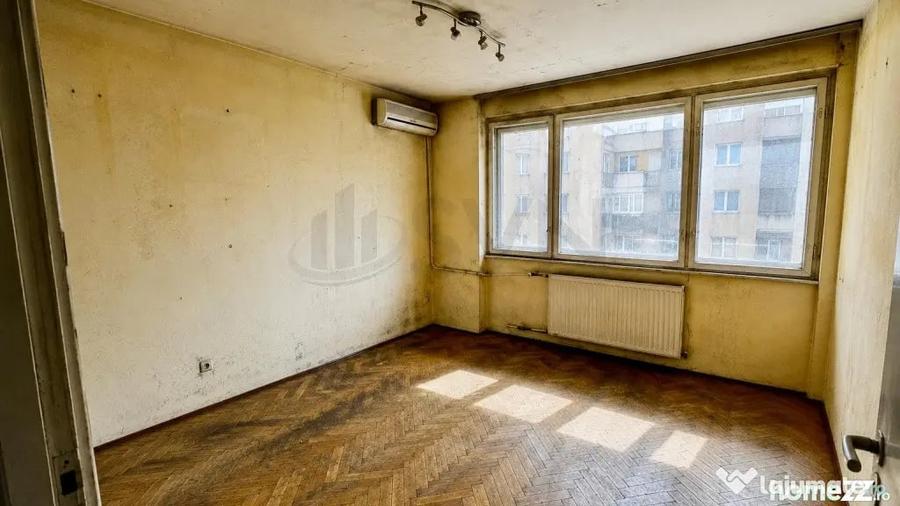 Apartament cu 2 camere decomandat în Victoriei