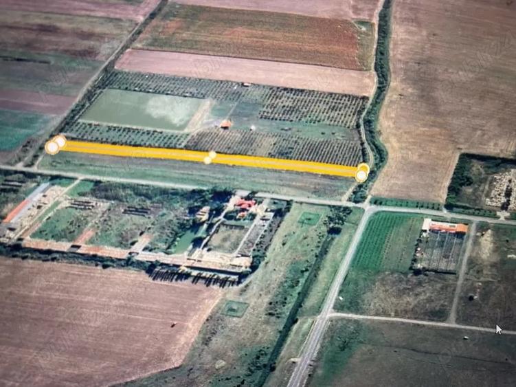 Teren de 4500 mp, în Periferie