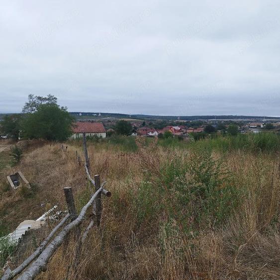 Teren de 400 mp, în Veștem