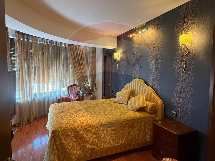 Apartament cu 4 camere semidecomandat, mobilat în Nordului