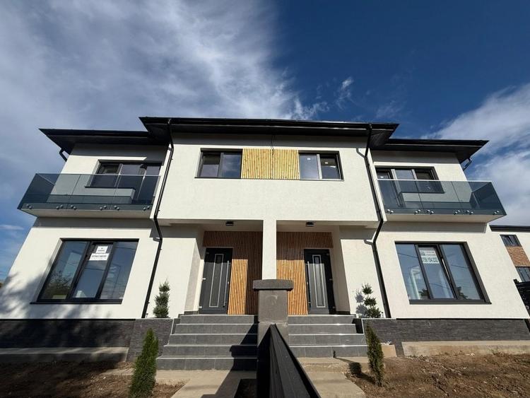 Duplex cu 4 camere cu Canalizare în Vișani