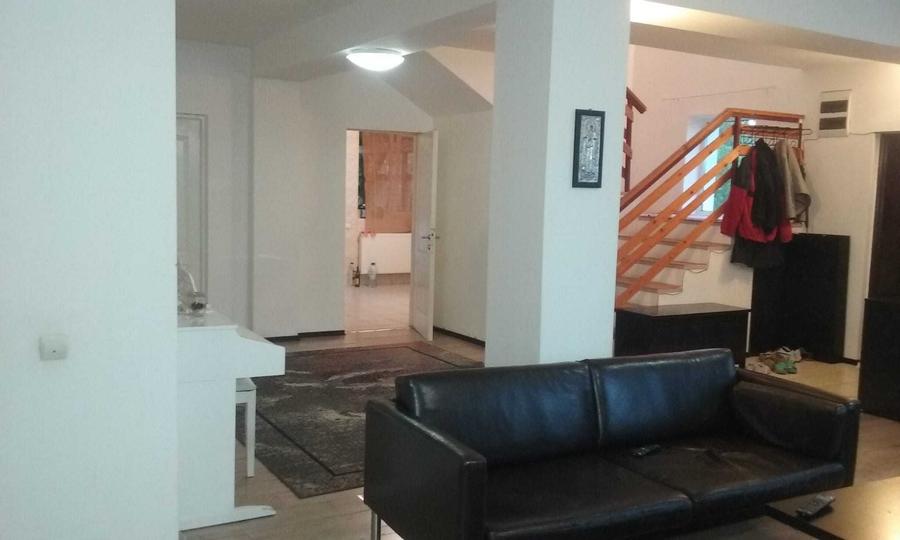 Casă cu 4 camere în Săftica