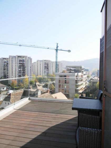 Apartament cu priveliste frumoasa,in bloc nou,zona colinei - 2