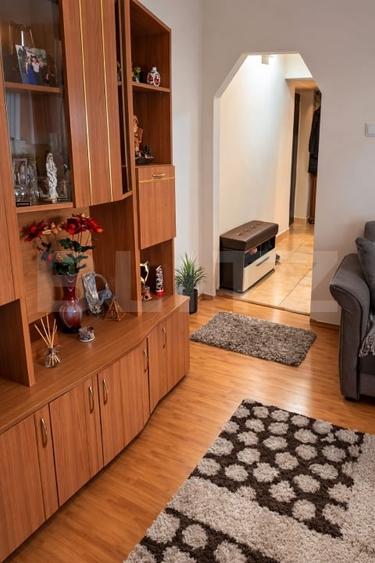 Apartament 2 camere, etaj 1, complet renovat și mobilat – gata de mutare. Reghin - 1