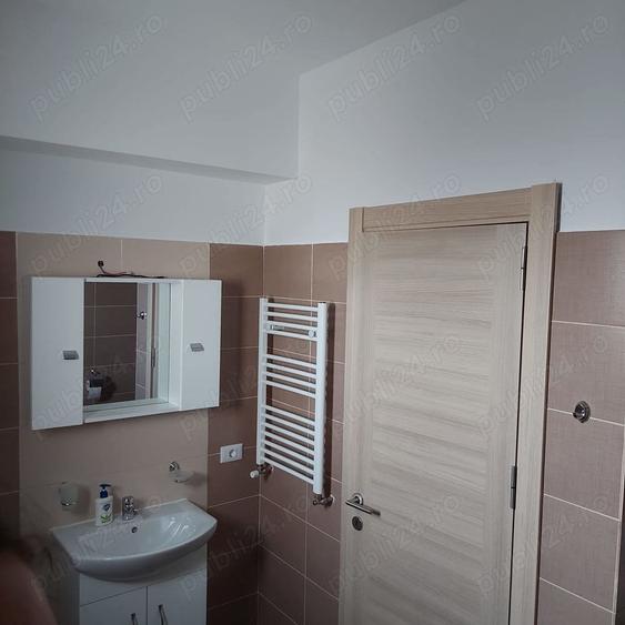 Apartament cu 2 camere decomandat, mobilat în Central